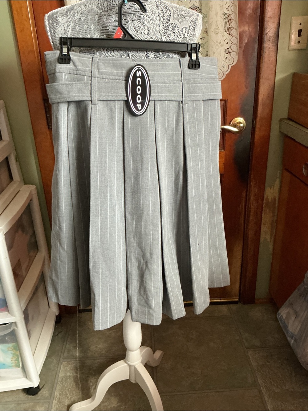 Scoop Women's Light Gray Pinstripe A-Line Pleated Skirt